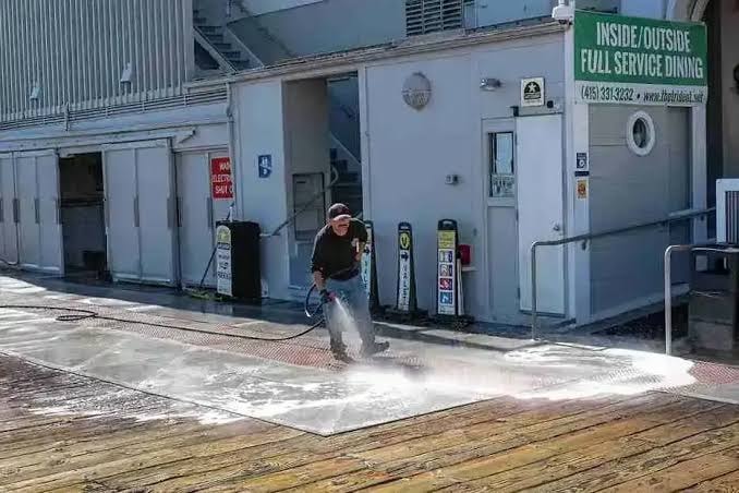 Garage & Parking Lot Cleaning